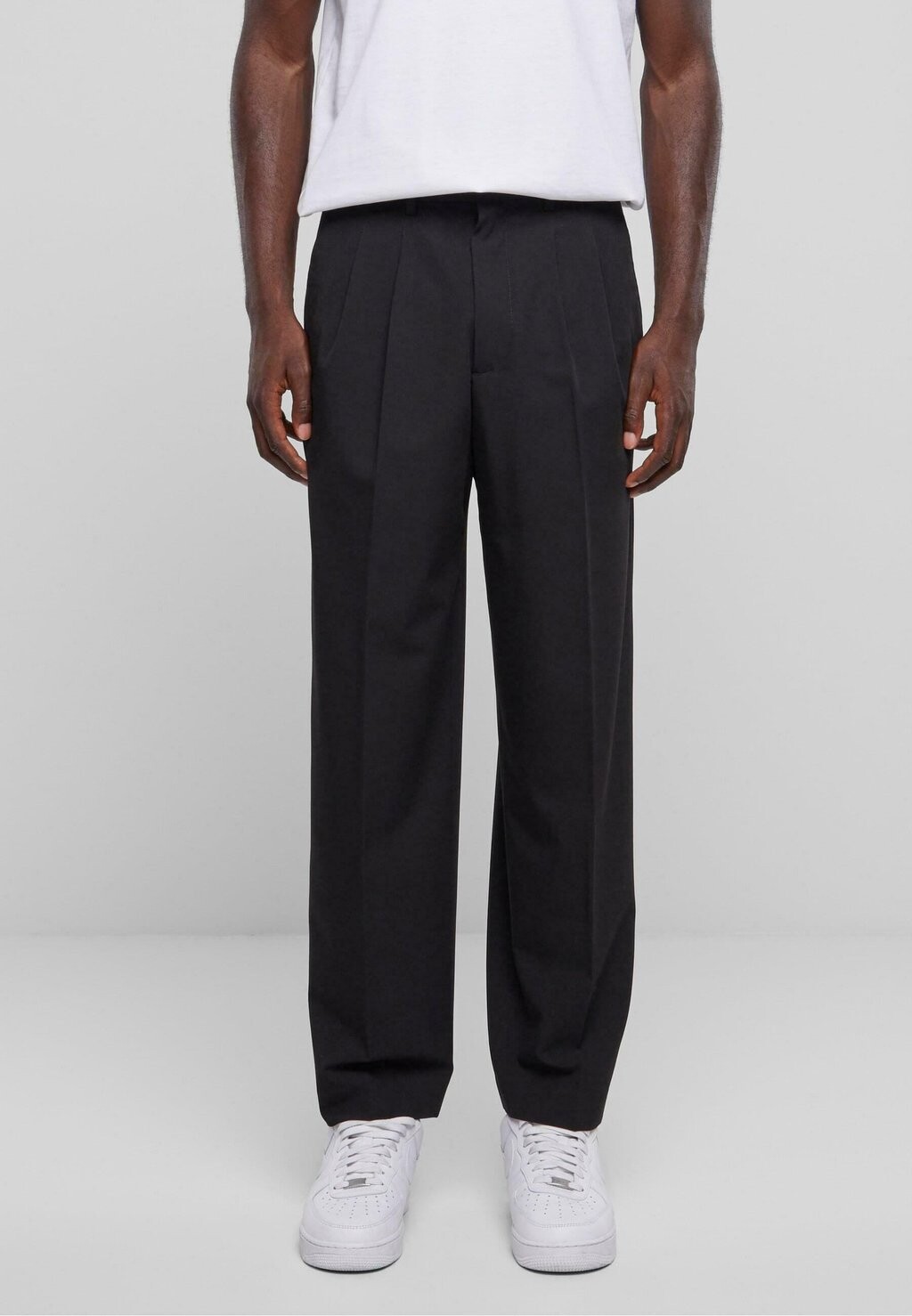 

Чиносы Wide Fit Urban Classics, черный