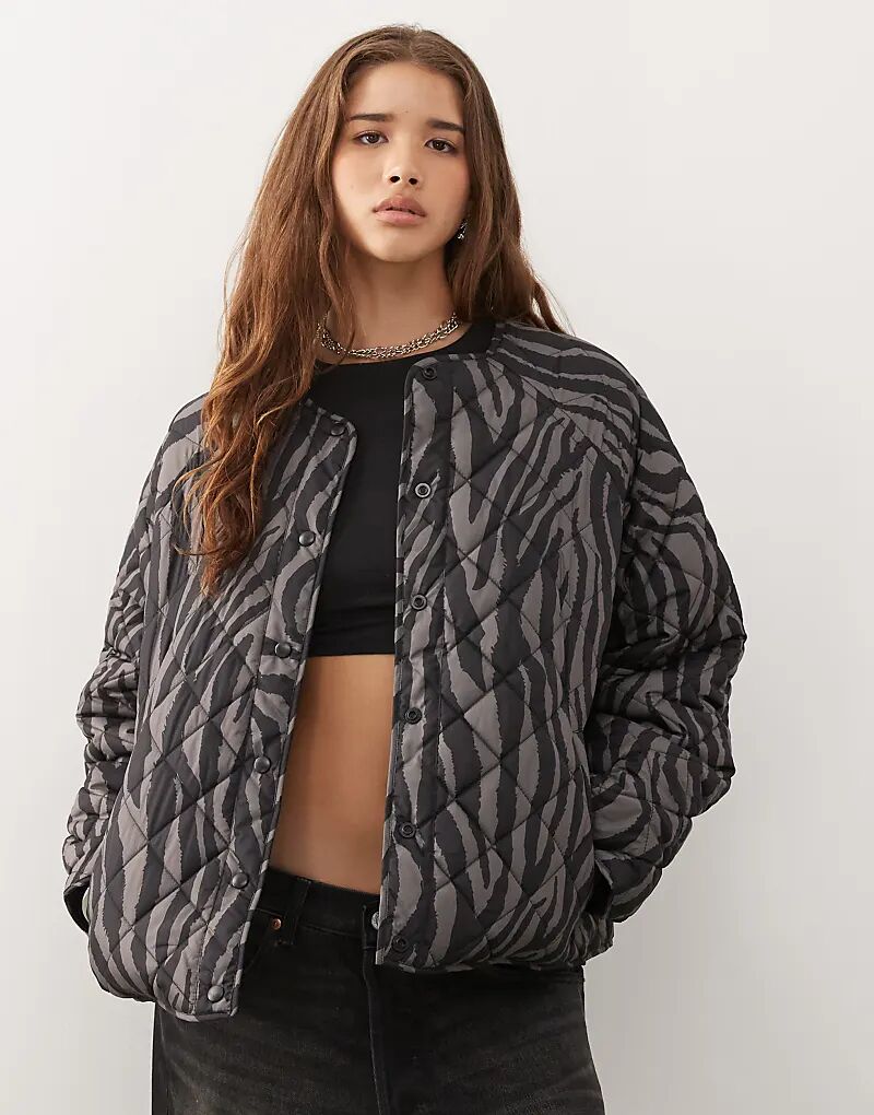 

Стеганая куртка Noisy May с принтом зебры серого цвета
