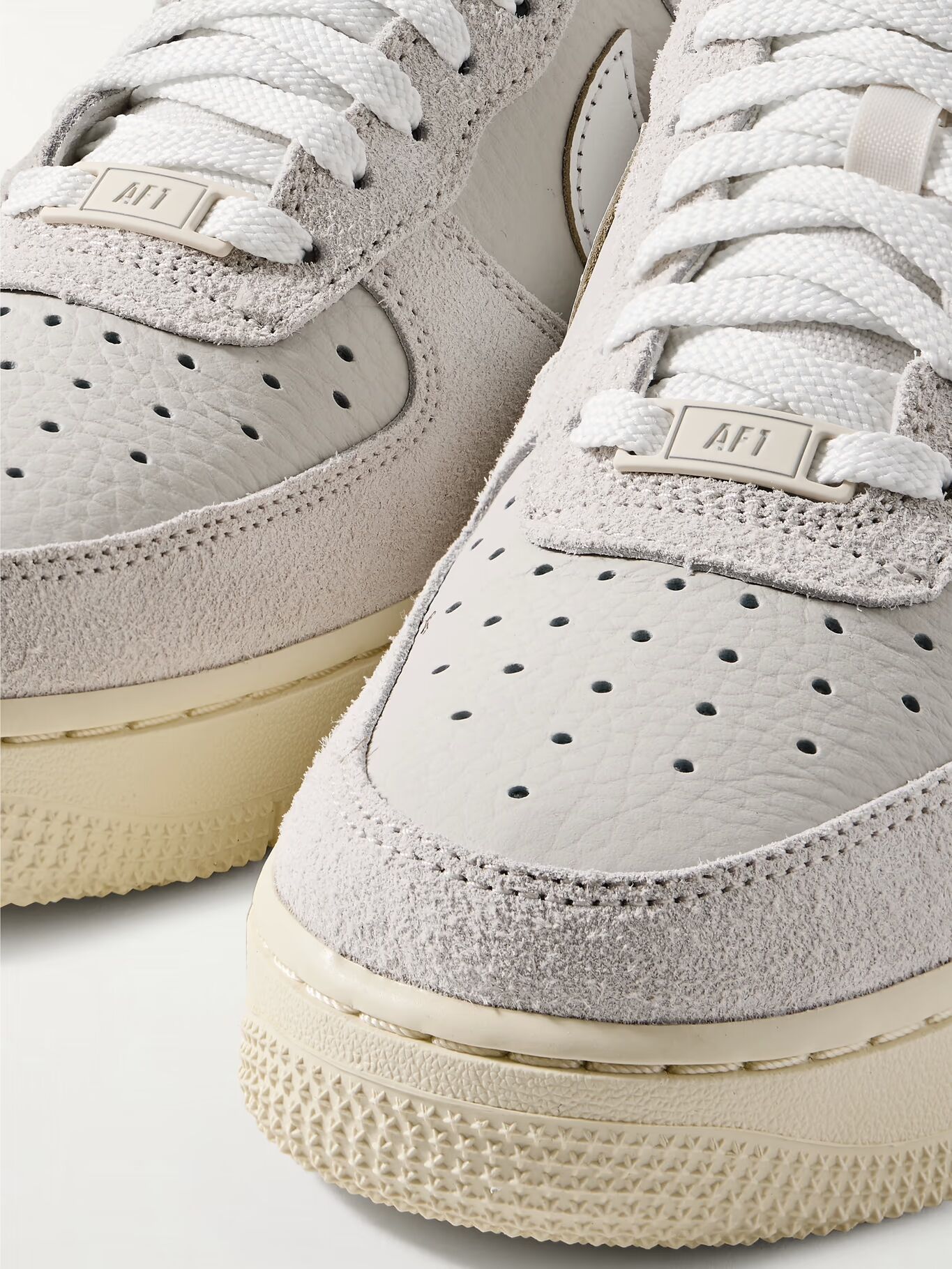 

Кроссовки Air Force 1 '07 LX из матовой замши и кожи NIKE, нейтральный