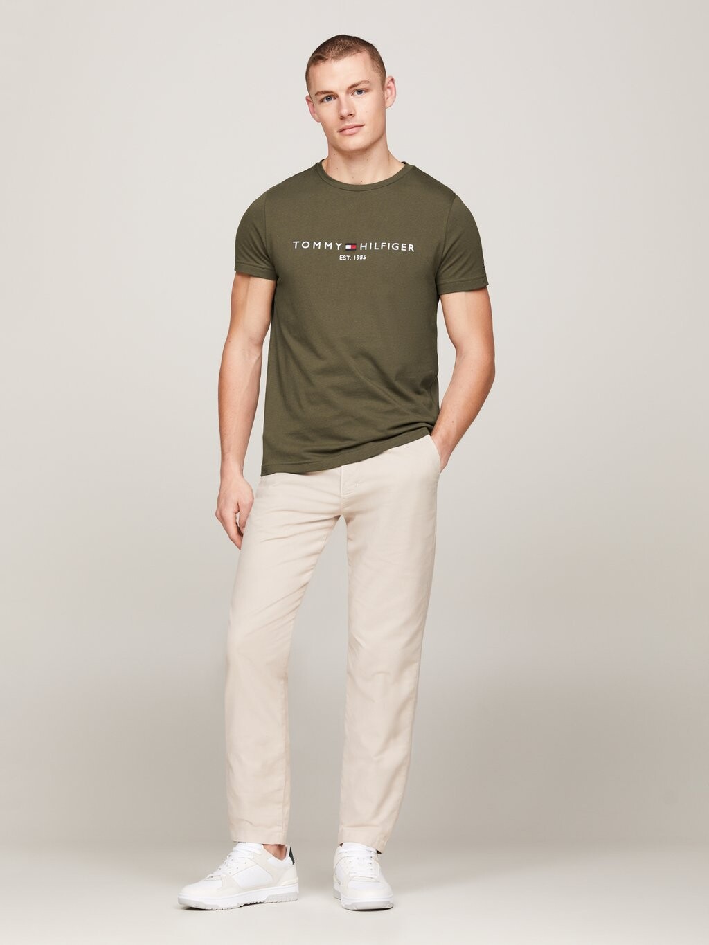 

Футболка с принтом LOGO TEE Tommy Hilfiger, оливковый