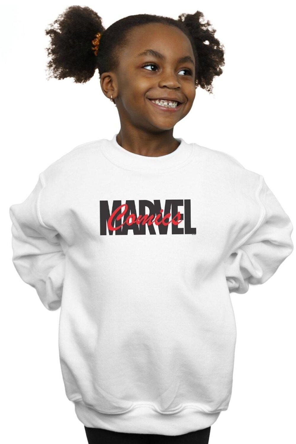 

Красный свитшот с логотипом в виде шрифта Marvel, белый