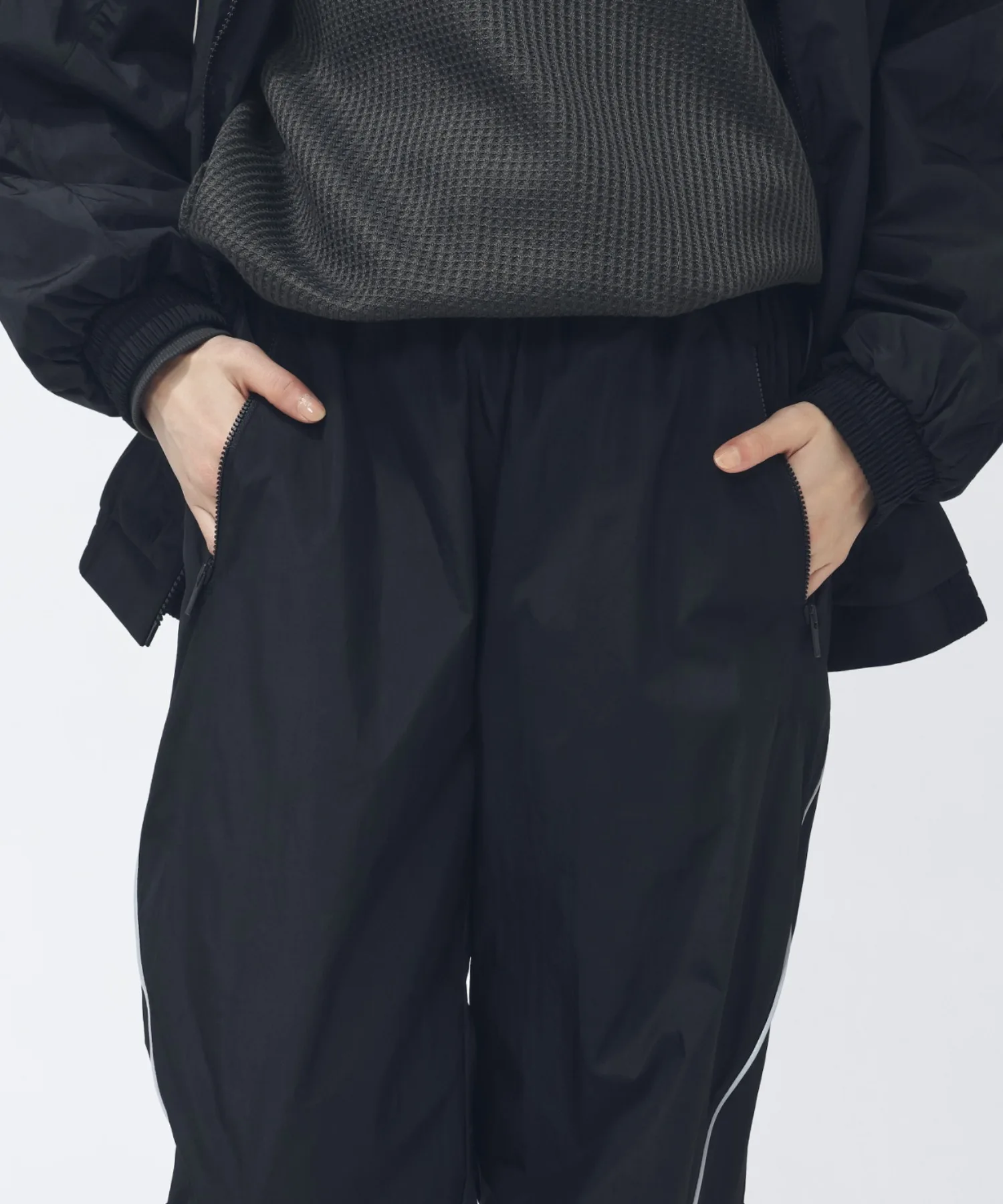 Женские брюки спортивные adidas STSV Woven Pants серые — фото 4