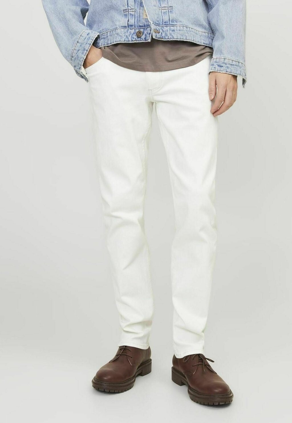 

Джинсы приталенного кроя Jack & Jones, цвет white