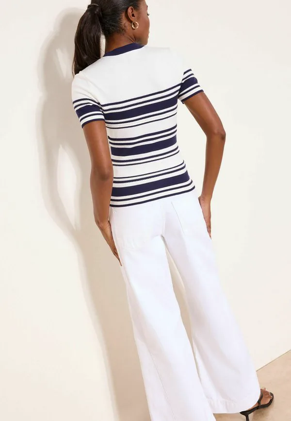 

Футболка с короткими рукавами и принтом, на пуговицах, с круглым вырезом и принтом. Lipsy, Navy White Stripe, Белый, Футболка с короткими рукавами и принтом, на пуговицах, с круглым вырезом и принтом. Lipsy, Navy White Stripe