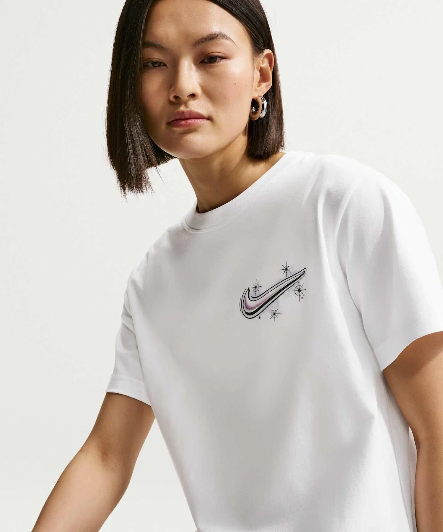 Женская футболка NIKE Sportswear Classic