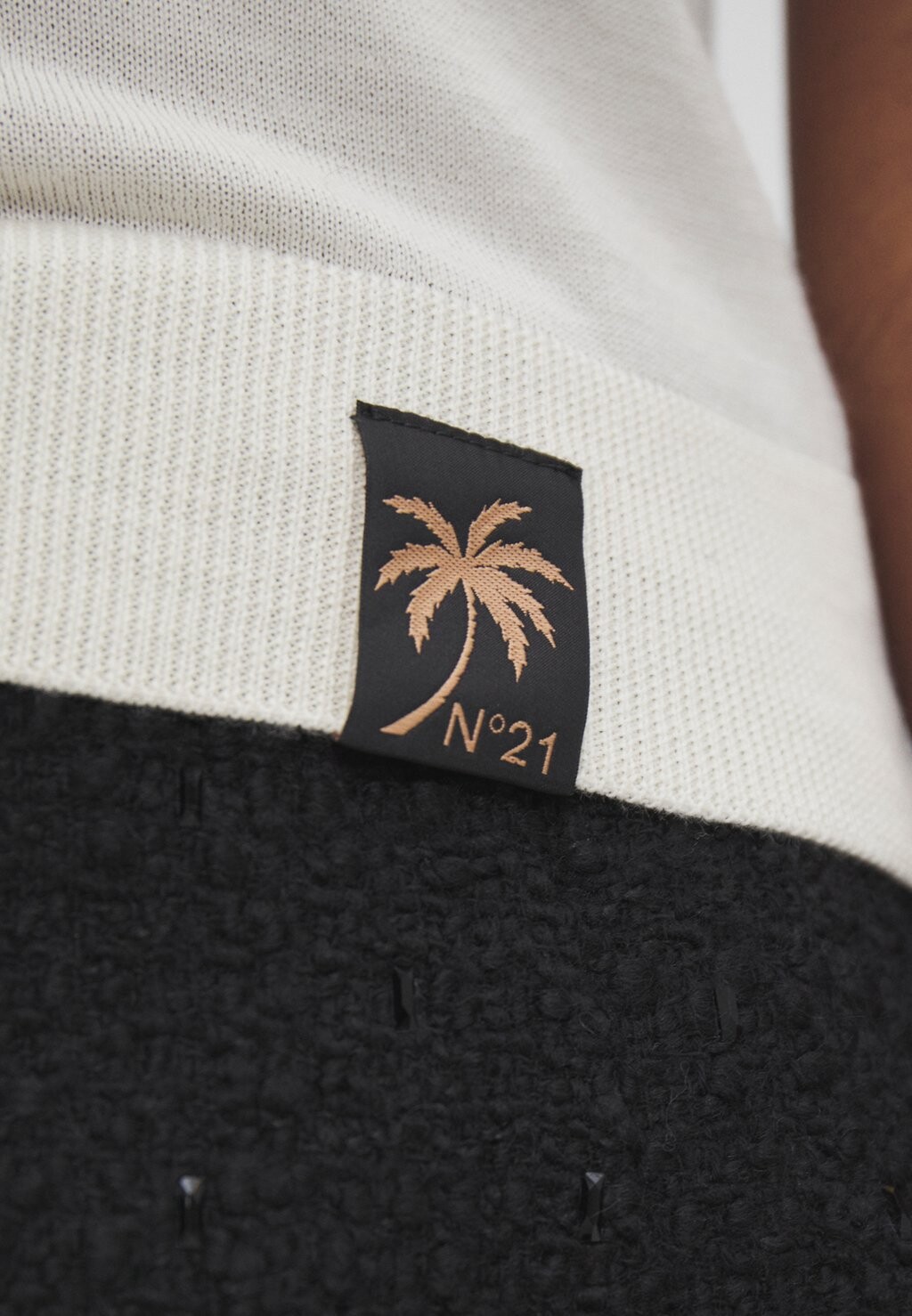 

Принт на футболке MAGLIA N°21, кремовый