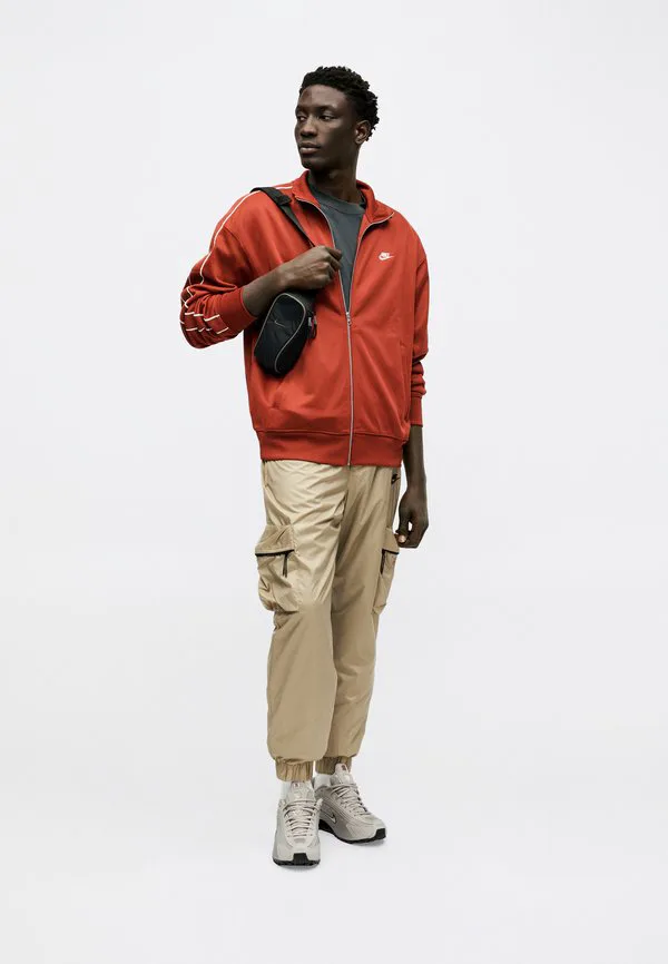 Куртка для клубных тренировок по легкой атлетике Nike Sportswear, Team Crimson/White/Team Crimson — фото 3