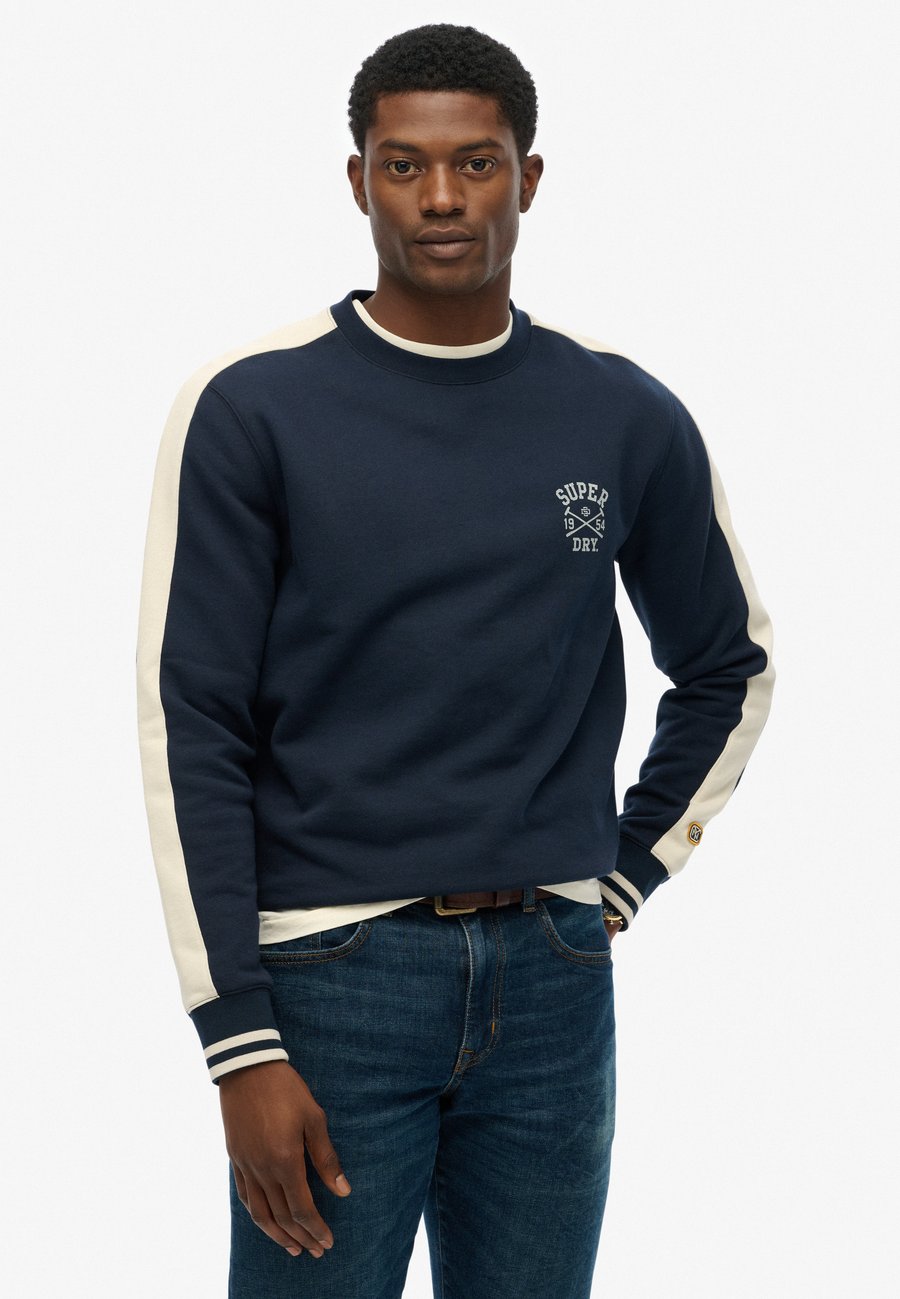 

Толстовка Superdry & Co ATHLETIC CLUB CREW, Nautical Navy Contrast/Blue