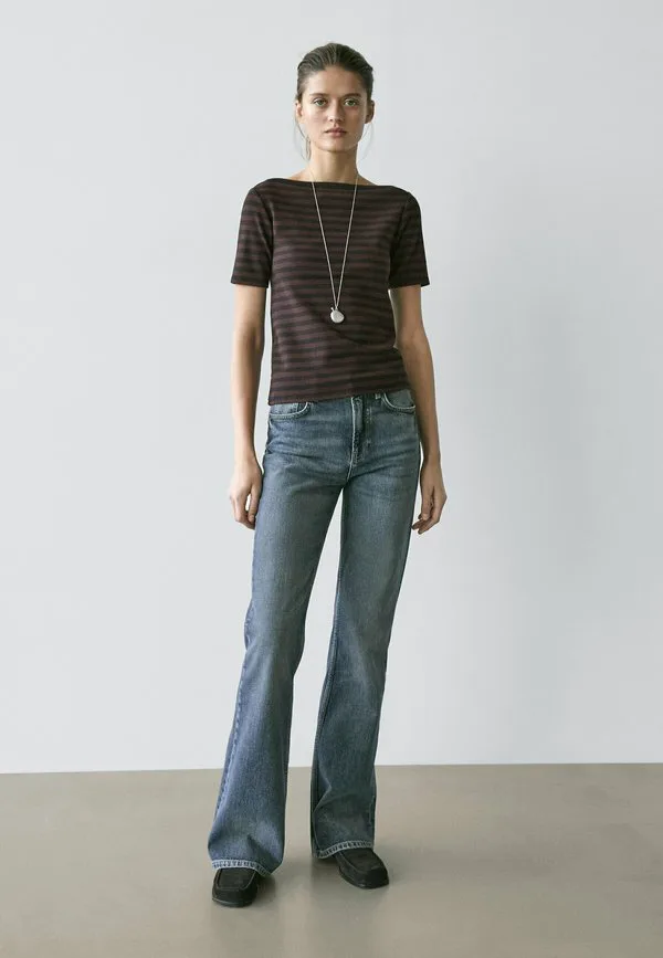 

Полосатая футболка с короткими рукавами и вырезом-лодочкой. Massimo Dutti, Dark Brown, Коричневый, Полосатая футболка с короткими рукавами и вырезом-лодочкой. Massimo Dutti, Dark Brown