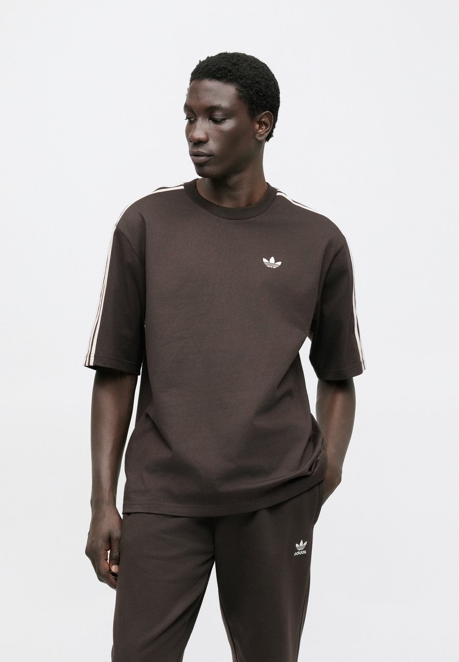 Футболка Adidas Originals Print T-shirt, Aurora Coffee/Dark Brown — фото 4