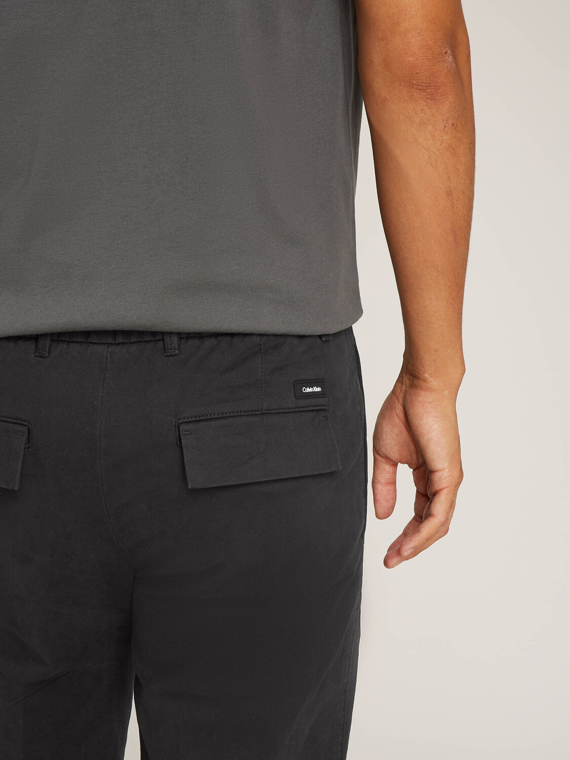 Брюки Calvin Klein Tapered fit, черный — фото 4