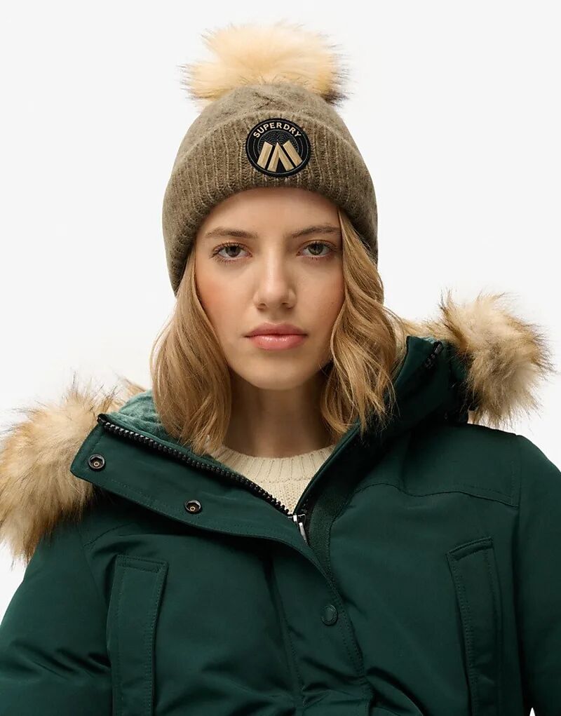 

Вязаная шапка-бини Superdry Cable luxe цвета хаки