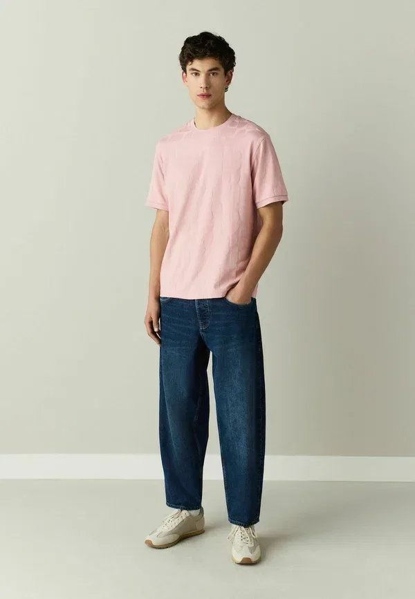 Футболка с принтом Next, Regular Fit Smart Textured, розовый — фото 2