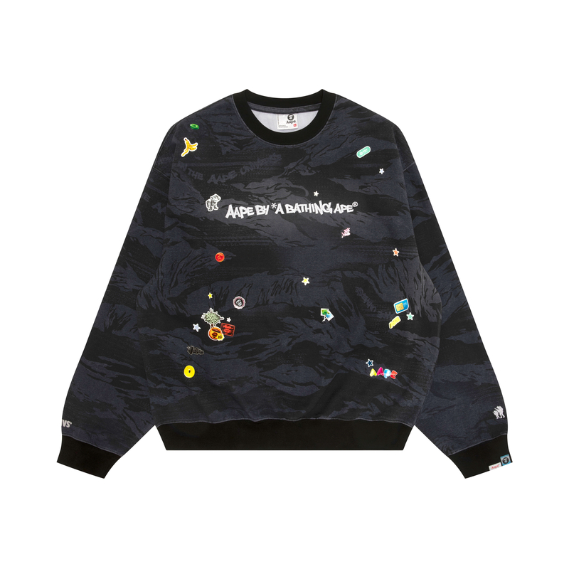 

Aape Свитшот мужской Black BK E Crew Neck Moderate Regular