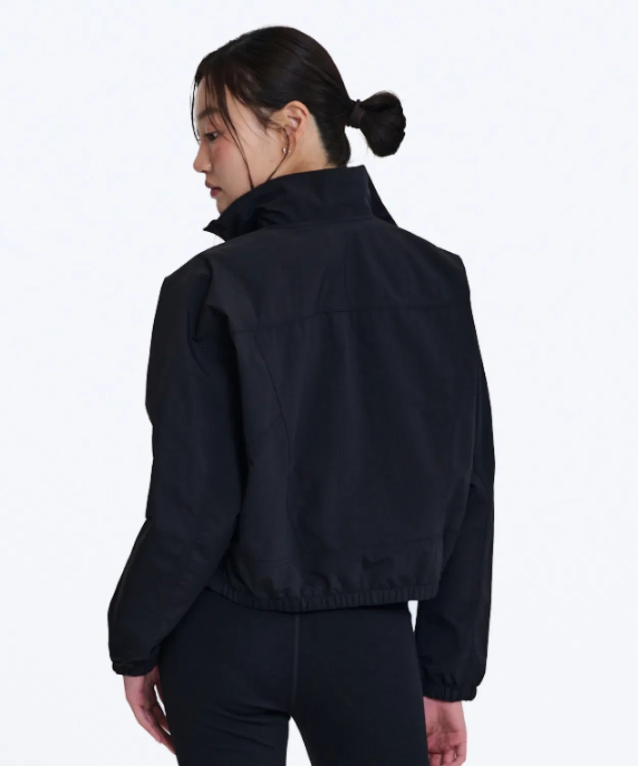 Женская куртка Nike Sportswear Everything Woven Oversized Repel UV Protection, чёрная — фото 3
