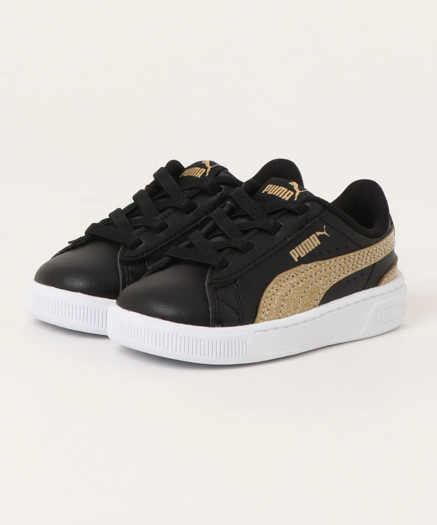 Детские кроссовки PUMA VICKY V3 AC чёрные с золотистым логотипом