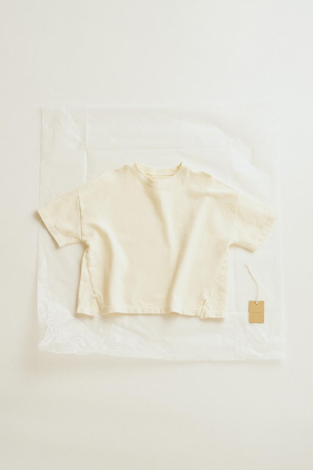 

Timelesz - футболка из плотного джерси ZARA, экрю