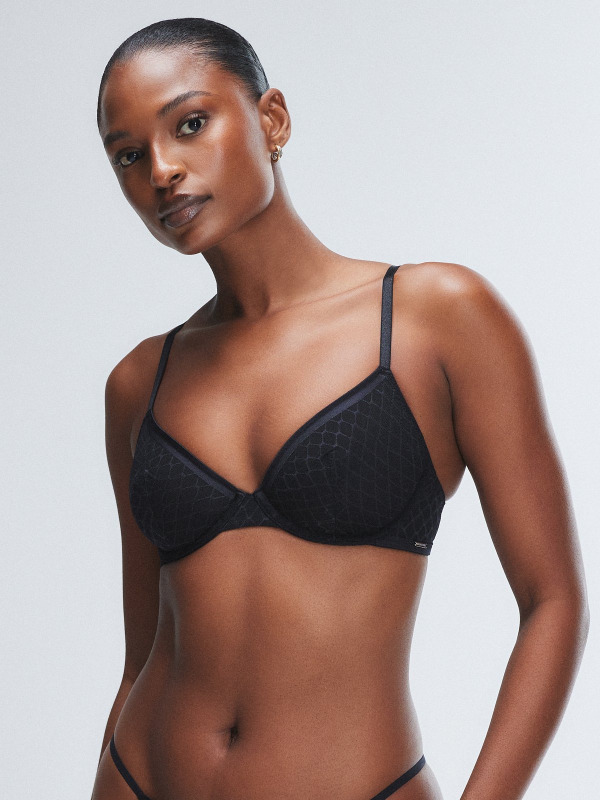 

Деми бюстгальтер без подкладки Savage X Fenty Show N' Tell Mesh, цвет Black Caviar