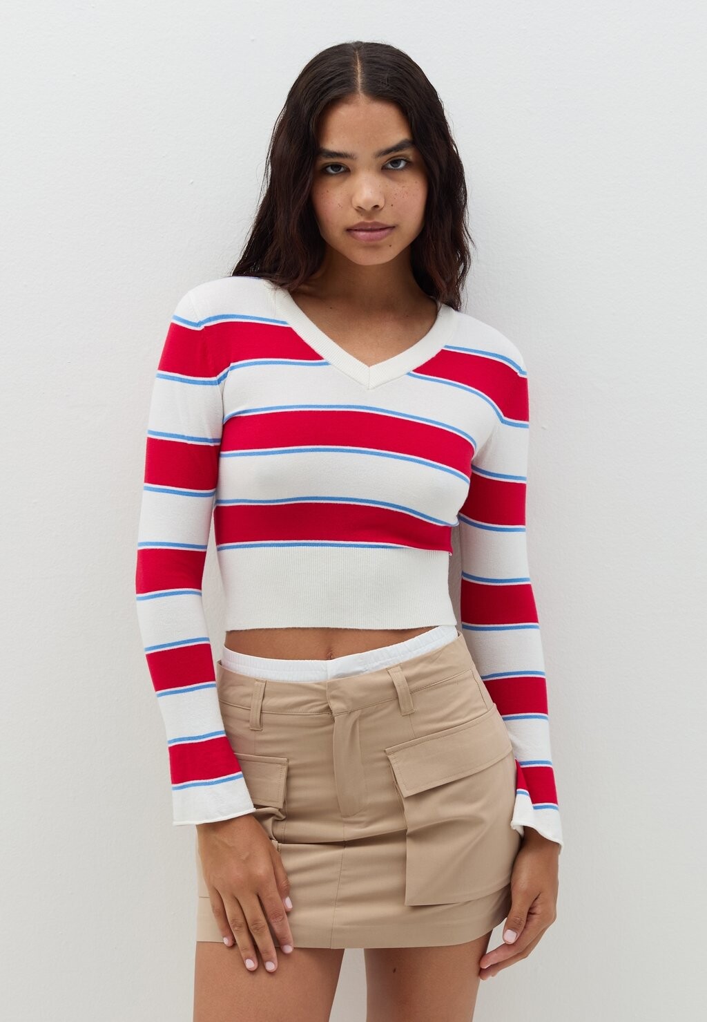 

Джемпер CROP WITH V NECK AND STRIPES B.ANGEL, белый