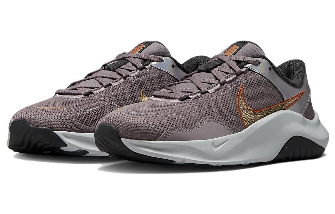 Кроссовки Nike Legend Essential для женщин — фото 3