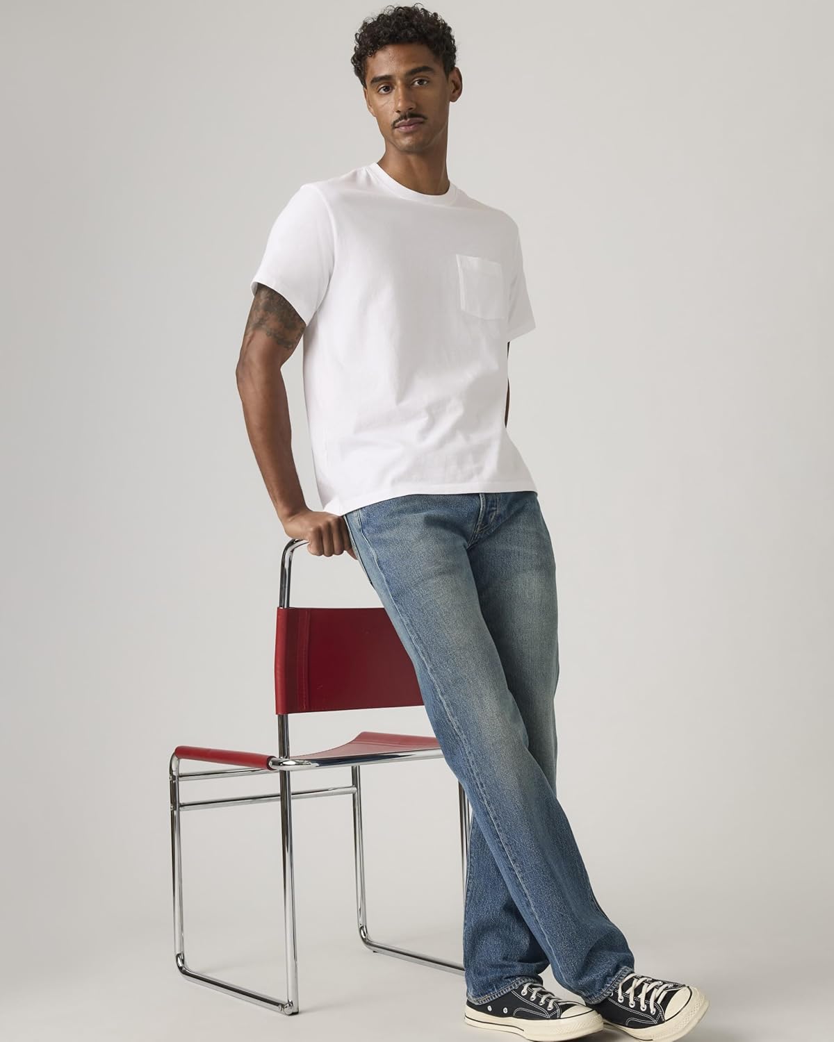 Мужская хлопковая футболка Levi's с круглым вырезом, свободным кроем и коротким рукавом, белый — фото 3