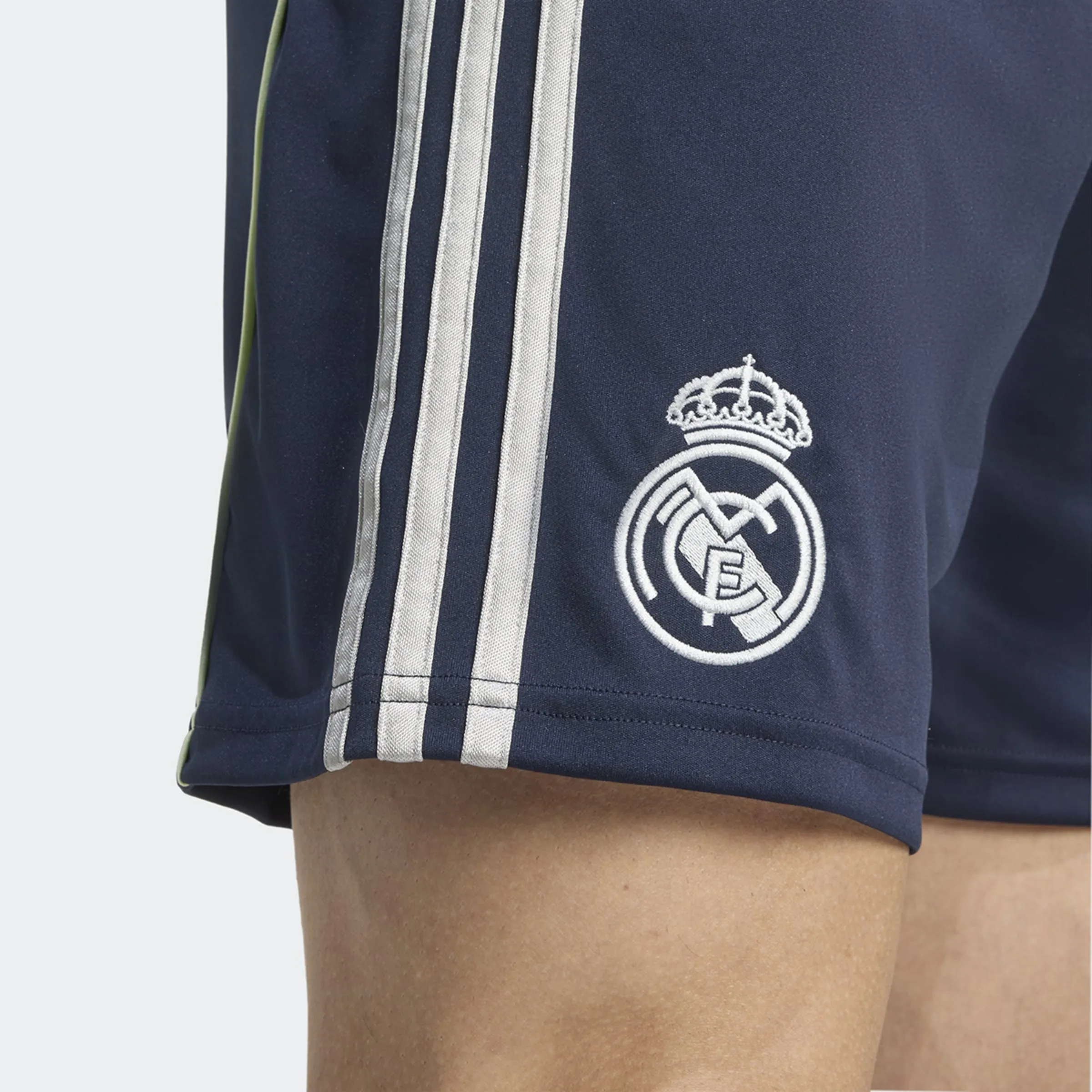Шорты мужские гостевая форма Real Madrid 2025-2026 Adidas, синий — фото 4