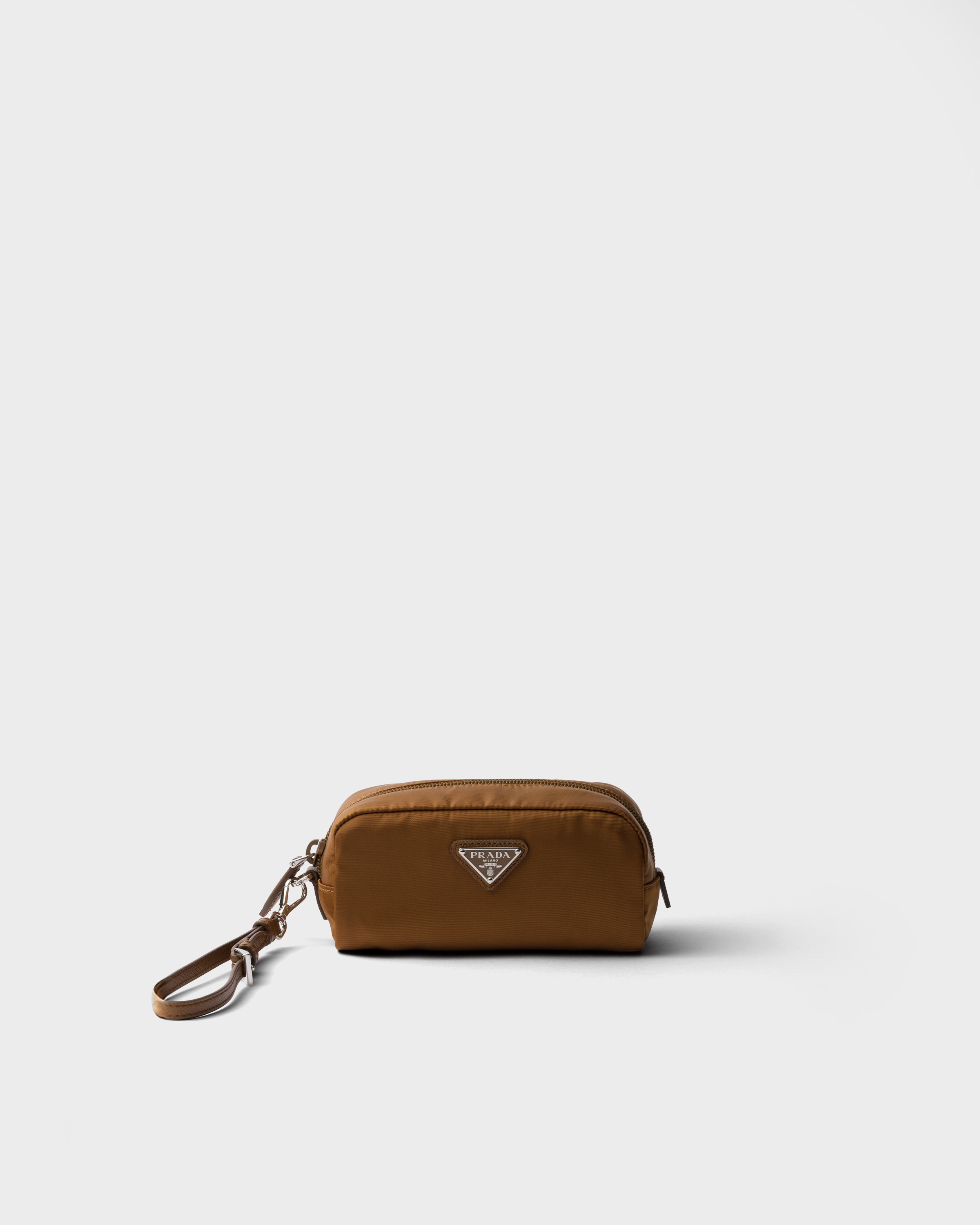 

Мини-сумка из переработанного нейлона Prada, коричневый