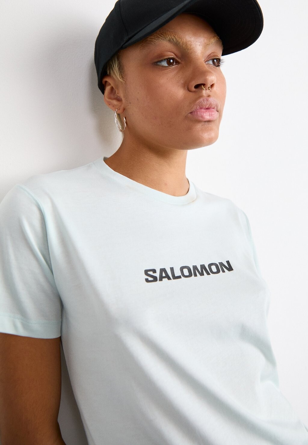 

Принт на футболке LOGO TEE Salomon, синий