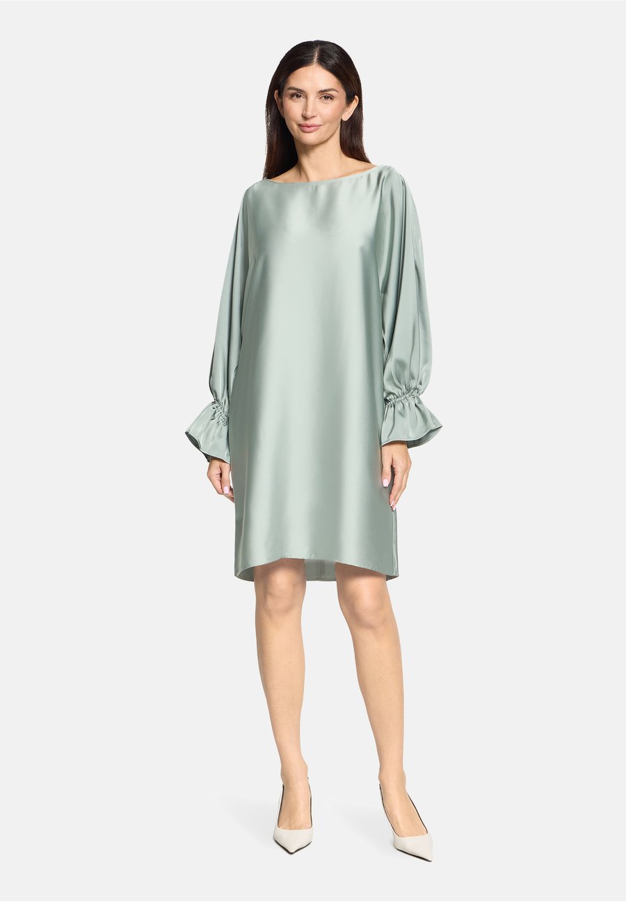 

Платье Betty Barclay Day dress, Chinois Green/Metallic Green