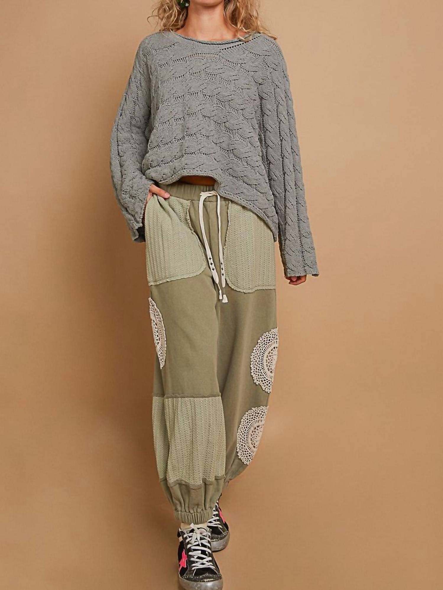 

Обрезанный свитер из шенилла в оливковом цвете POL