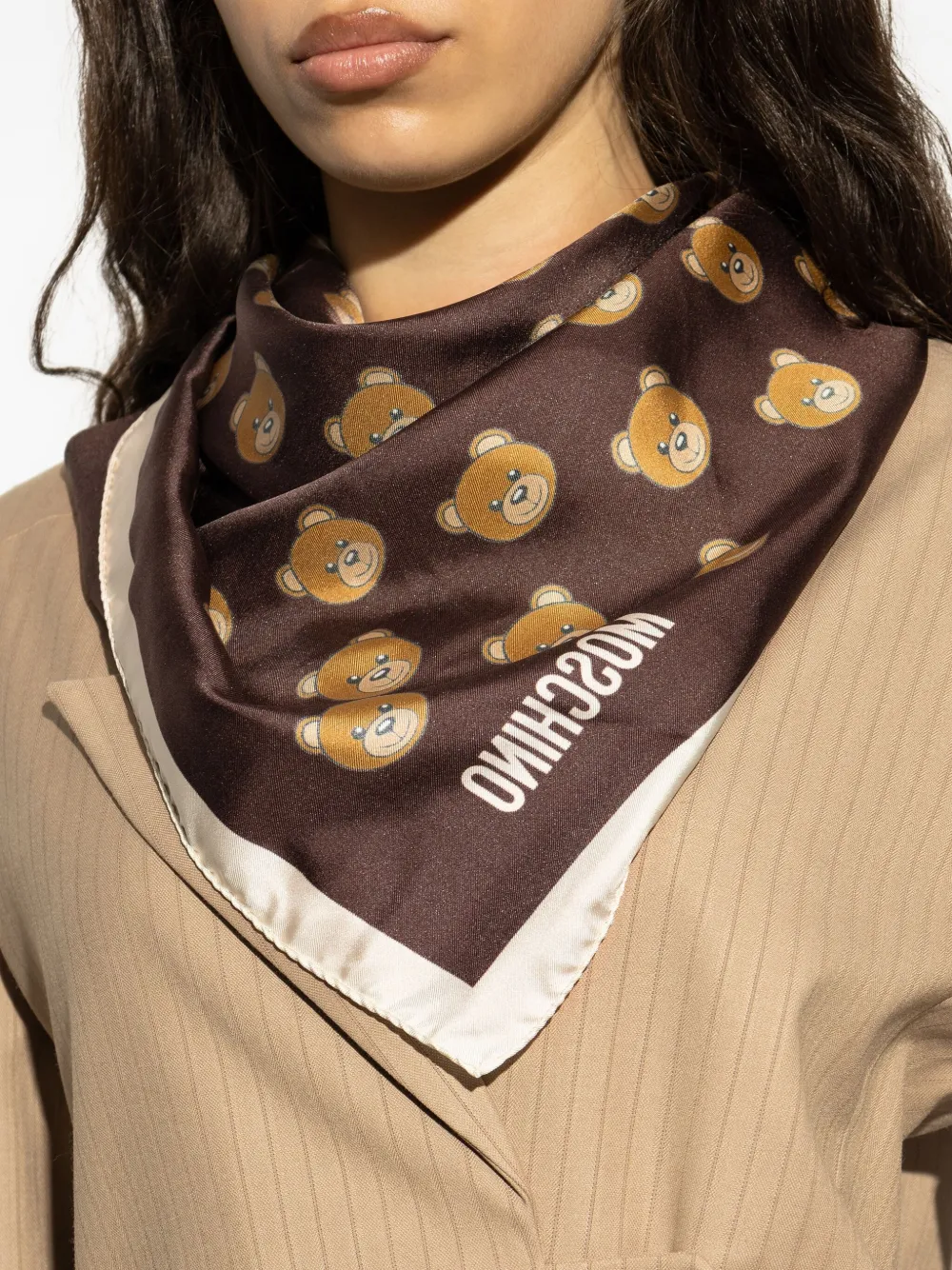 

Шелковый платок с принтом Teddy Moschino, коричневый