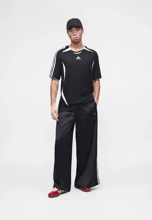 Футболка с принтом Adidas Originals Teamgeist tee print, черный/белый — фото 2