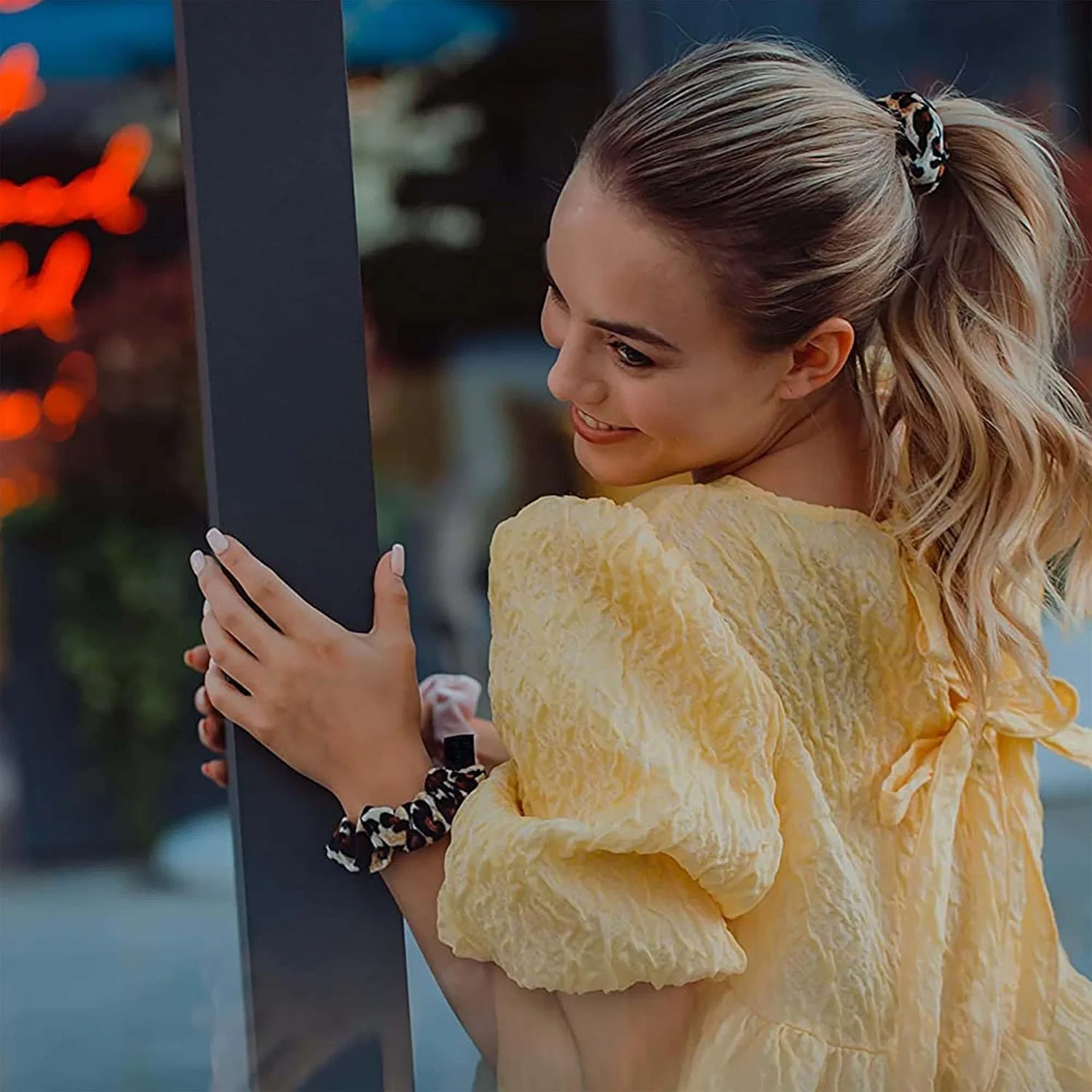 Набор бархатных резинок для волос «The Iconic Beauties» от invisibobble Invisibobble, Black & Leo — фото 4