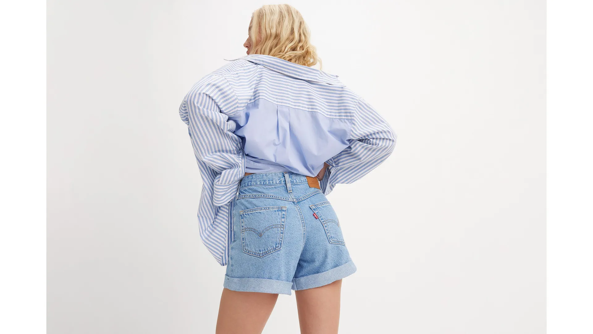 Женские шорты Mom в стиле 80-х с подкатками Levi's, цвет Back To Blue - Medium Wash — фото 2