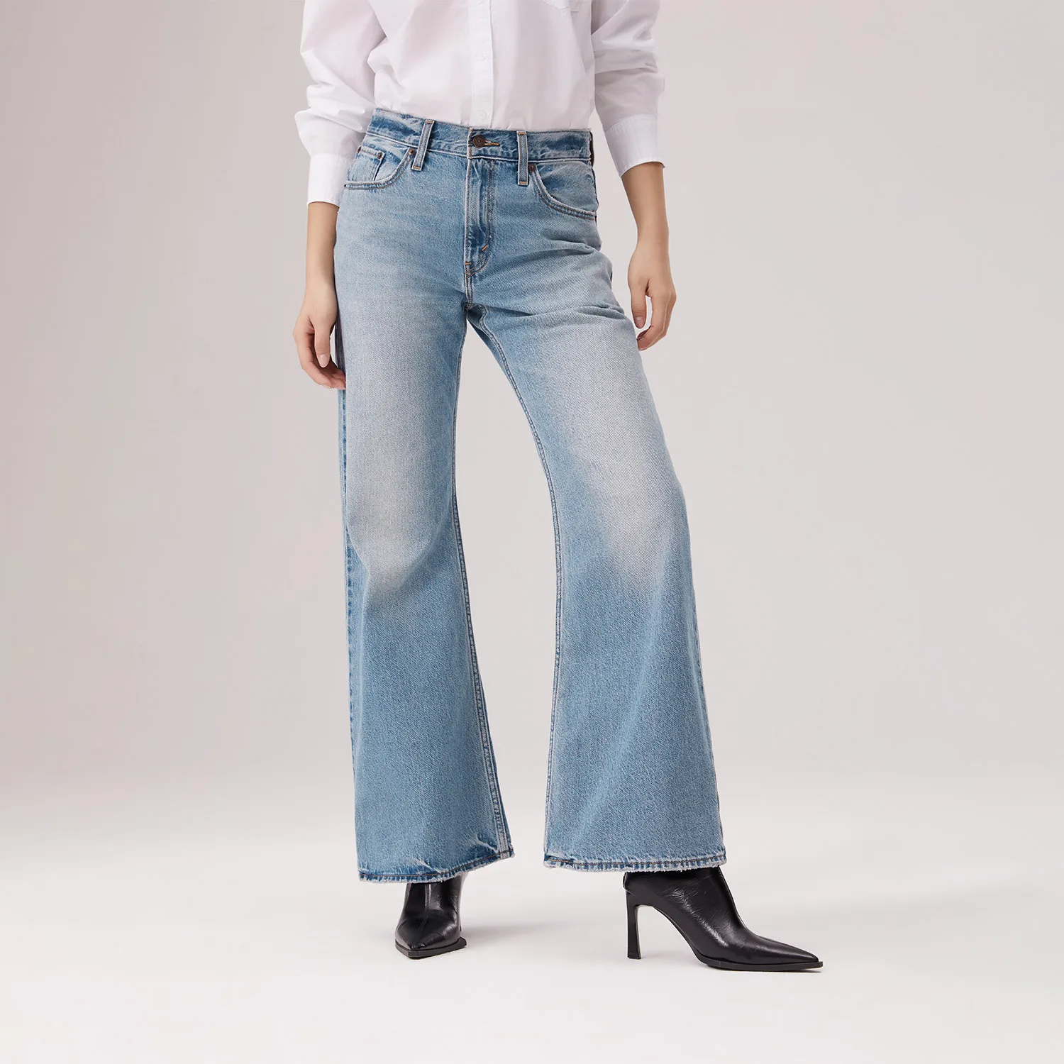 Levis Джинсы Women's Medium Blue Moderate Flared — фото 4