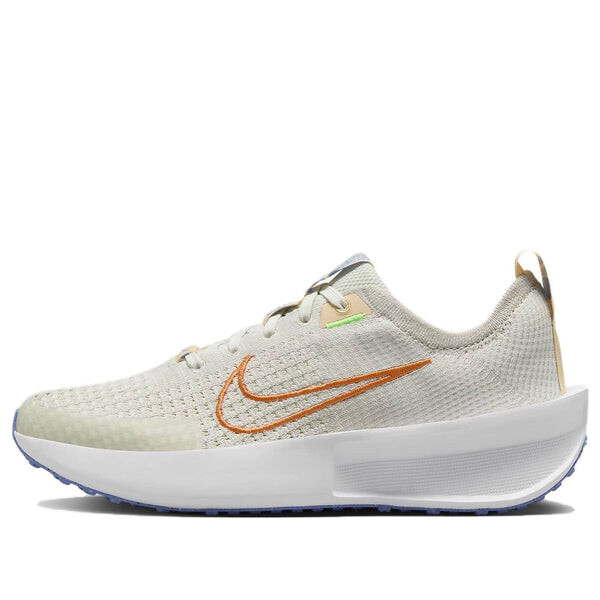 

Кроссовки взаимодействуют бег Nike, белый