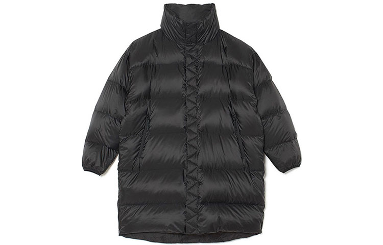 

White Mountaineering Пуховик мужской черный