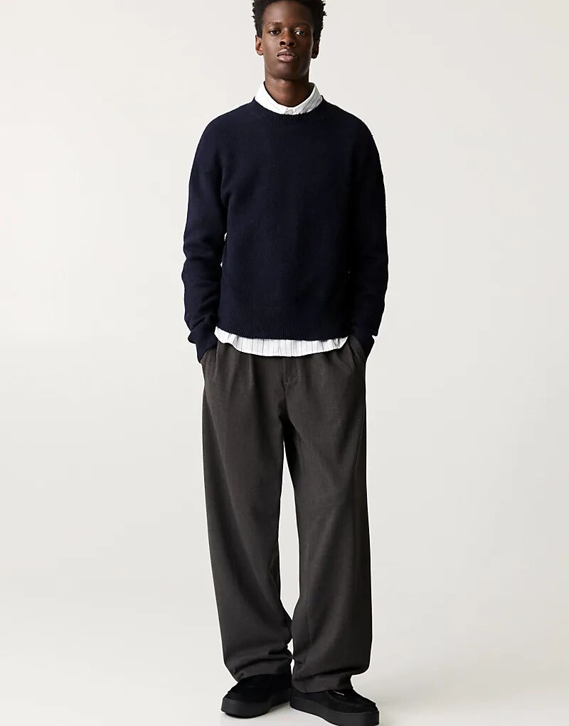 

Полосатые брюки серого цвета Pull&Bear