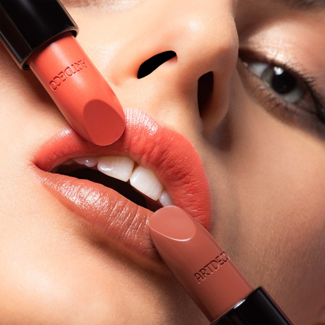 Помада для губ perfect lips perfect color lipstick Artdeco, 875 - electric tangerine, вес 4 гр. — фото 3