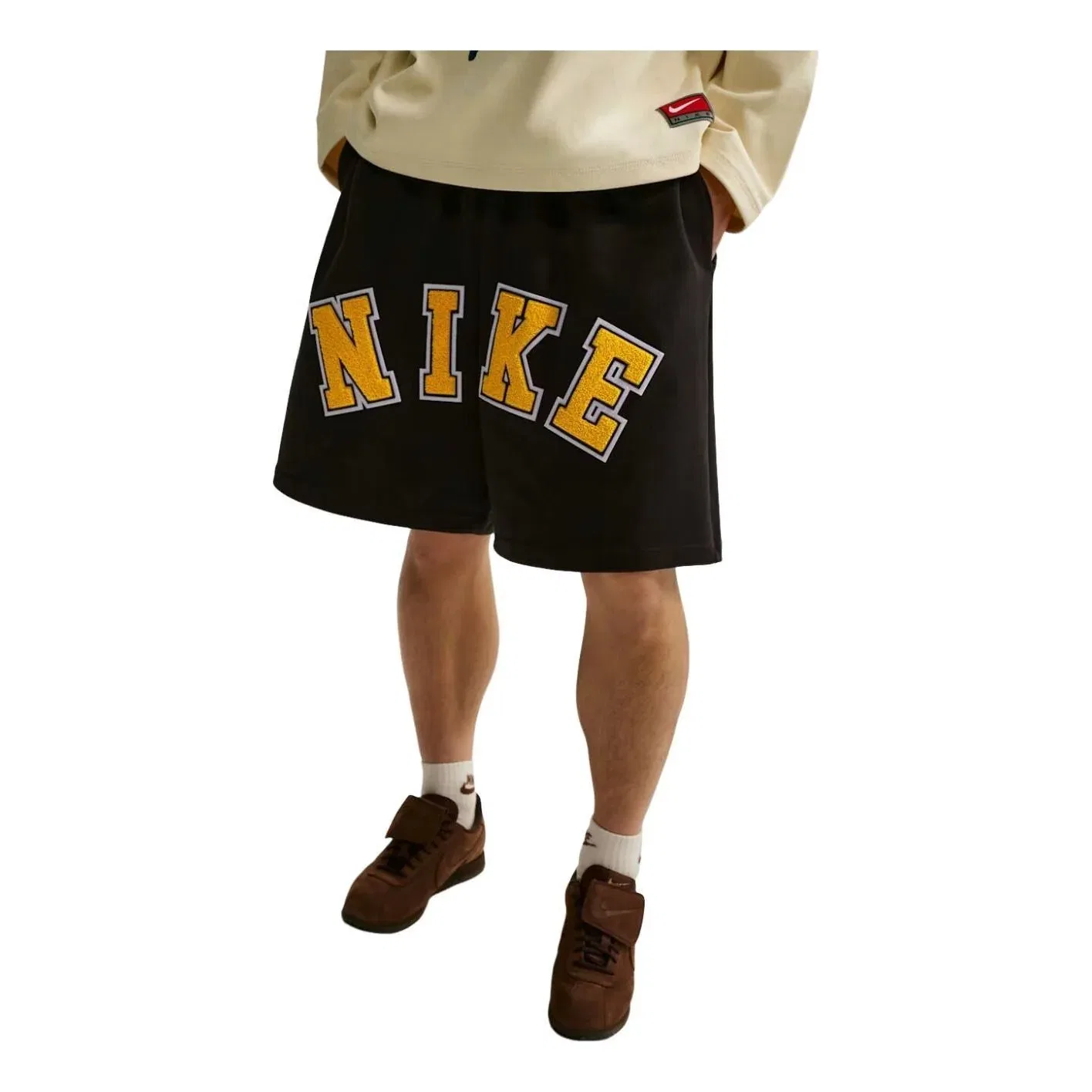Шорты Nike Life Midweight Shorts 'Black University Gold' IF2236-010, черный