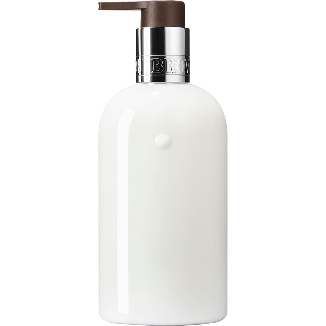 Лосьон для тела body essentials re-charge black pepper body lotion Molton Brown, объем 300 мл — фото 2