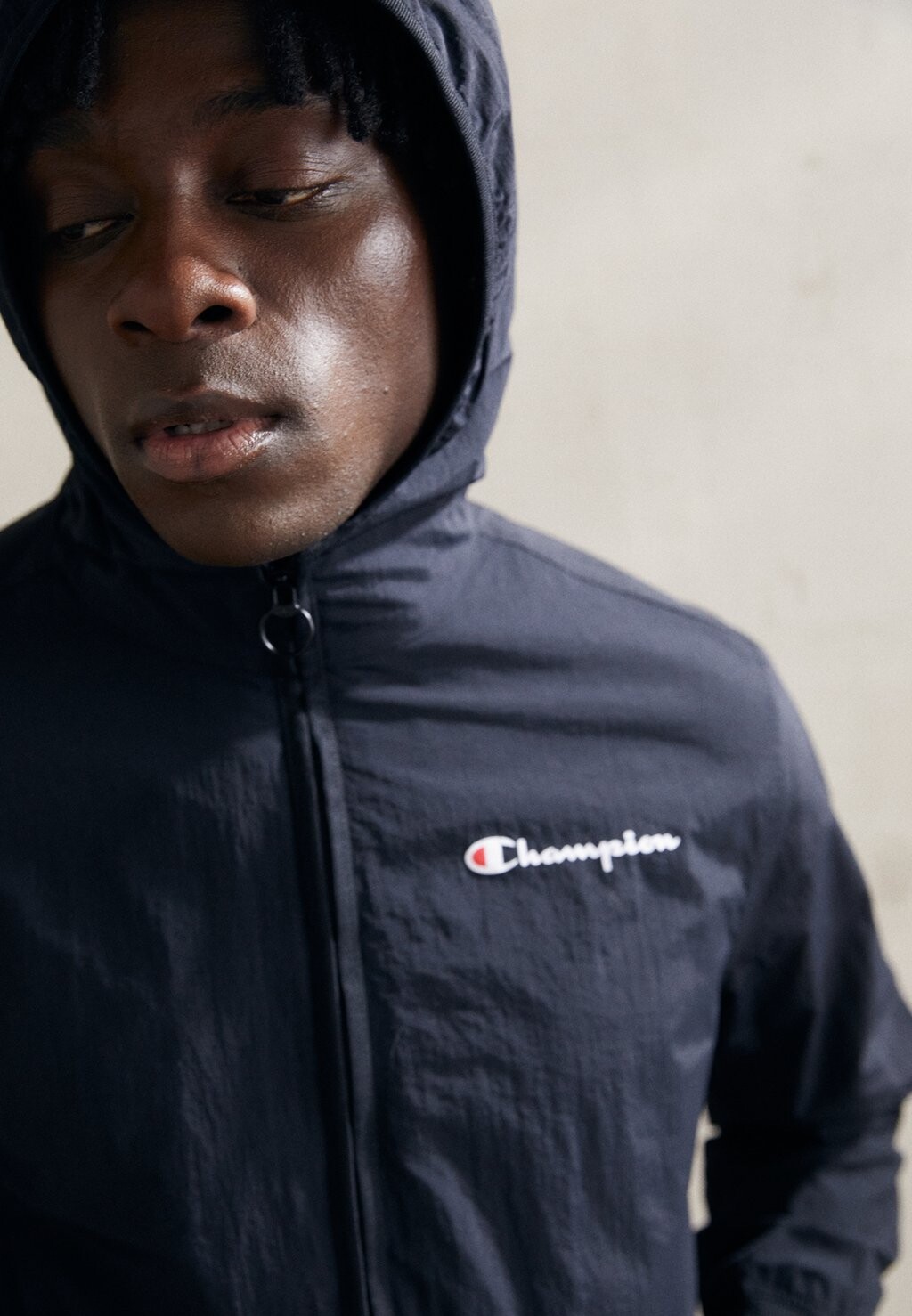 

Ветровка HOODED JACKET Champion, цвет black