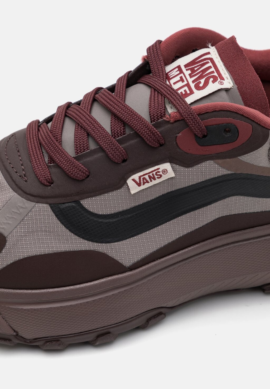 

Кроссовки MTE CROSSPATH UNISEX Vans, темно-коричневый