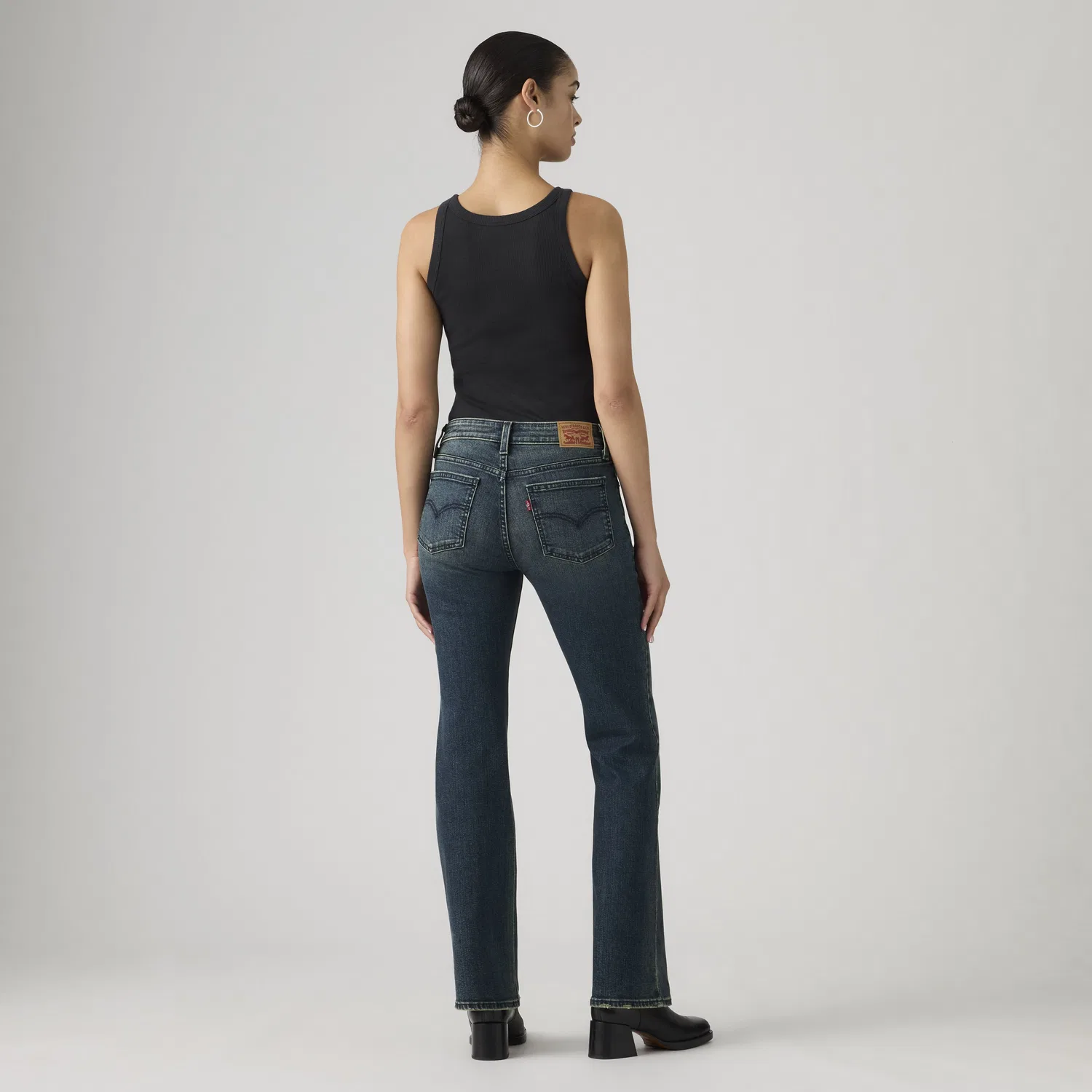 Женские джинсы Superlow Bootcut Levi's, Dark Wash — фото 3
