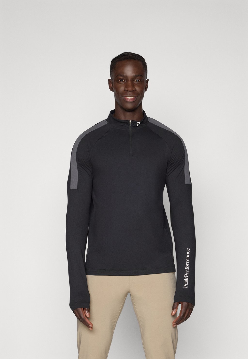 

Лонгслив HALF ZIP BASELAYER Peak Performance, черный