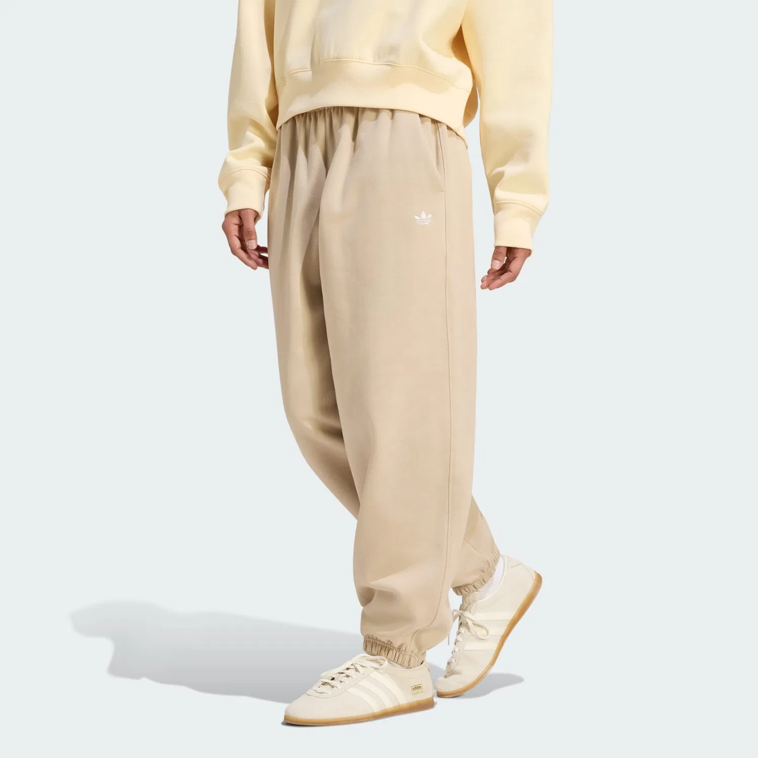 Зауженные брюки Adidas Originals Essentials цвета хаки — фото 2