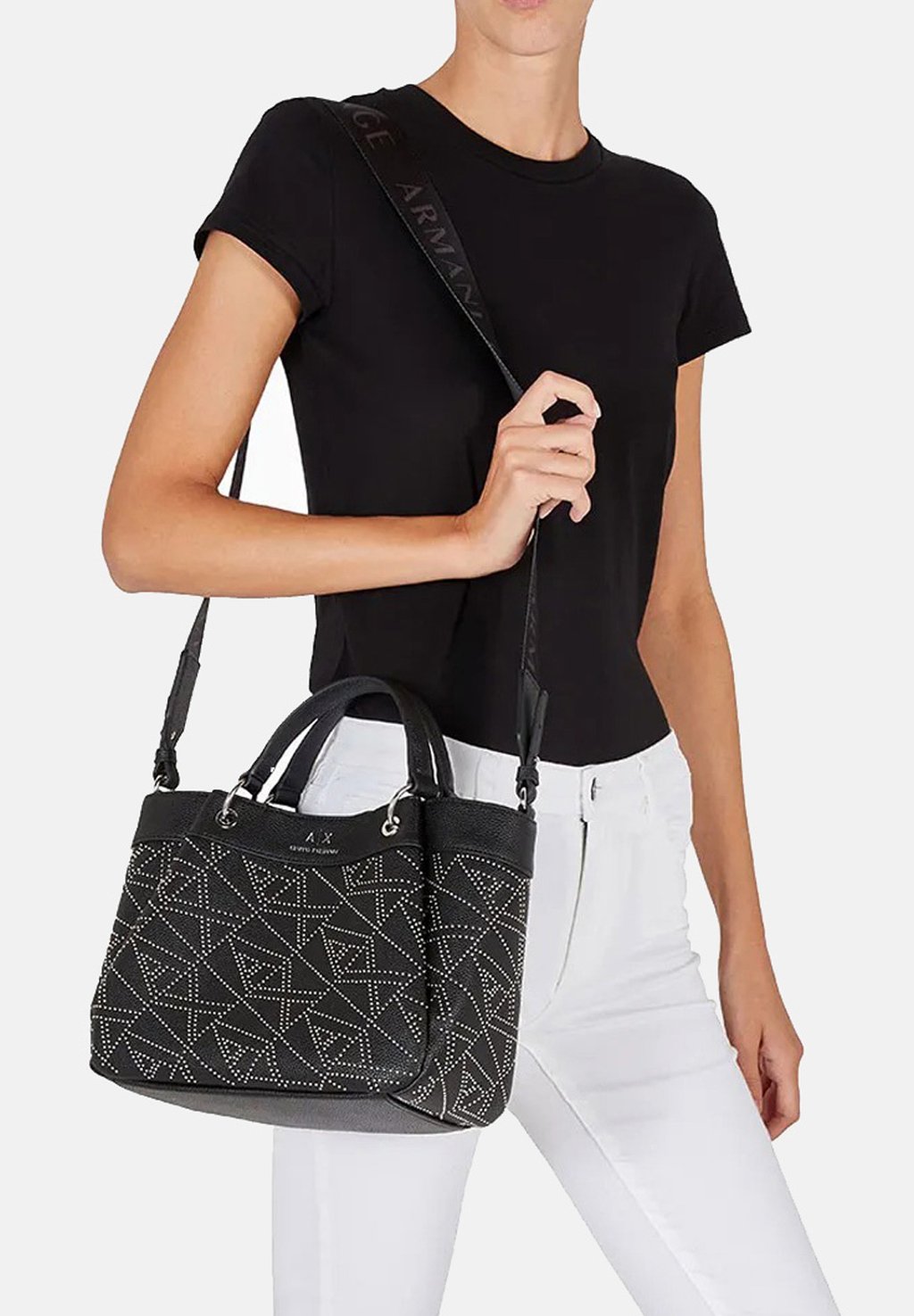 

Сумка Armani Exchange, черный