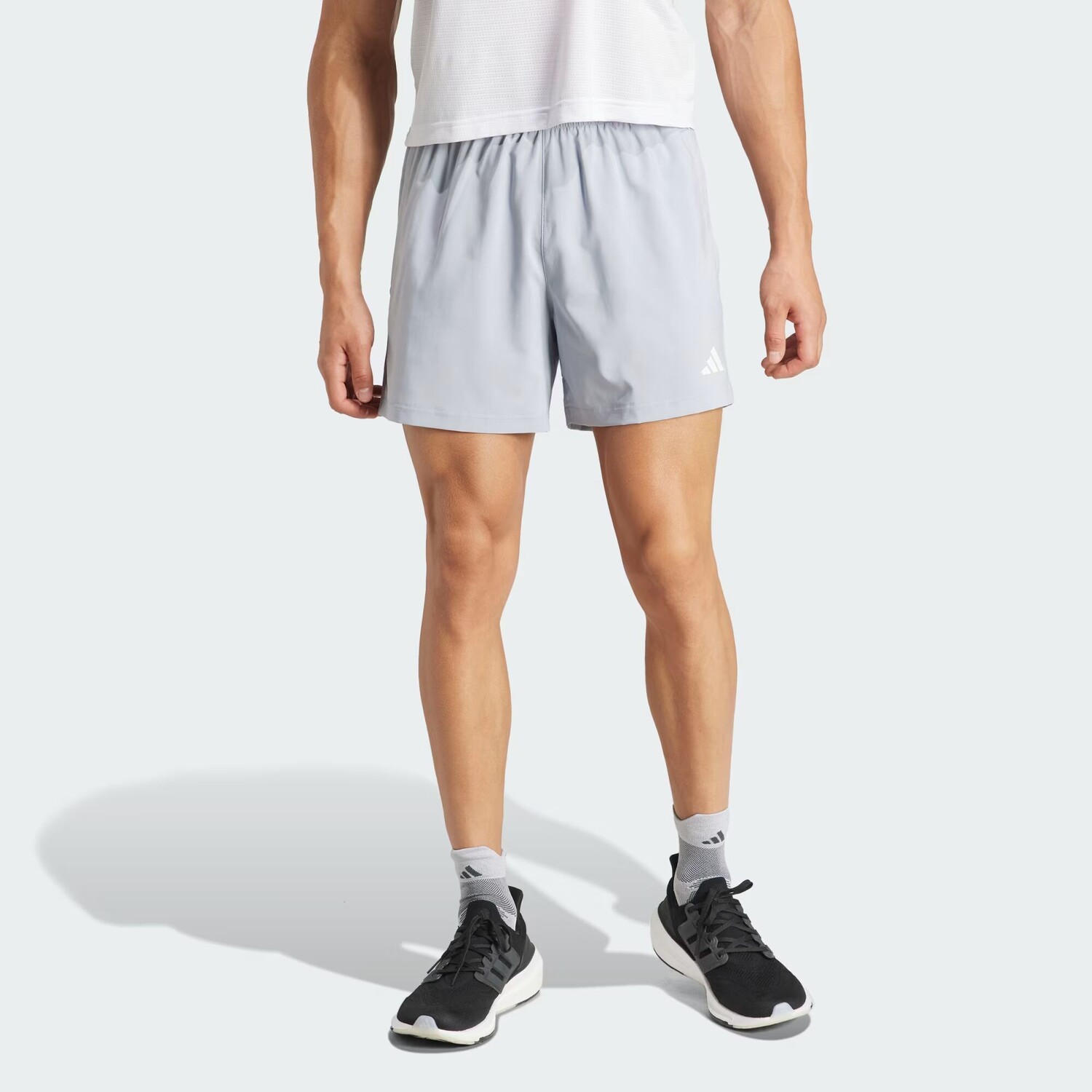 

Шорты для бега Adidas, цвет Halo Silver