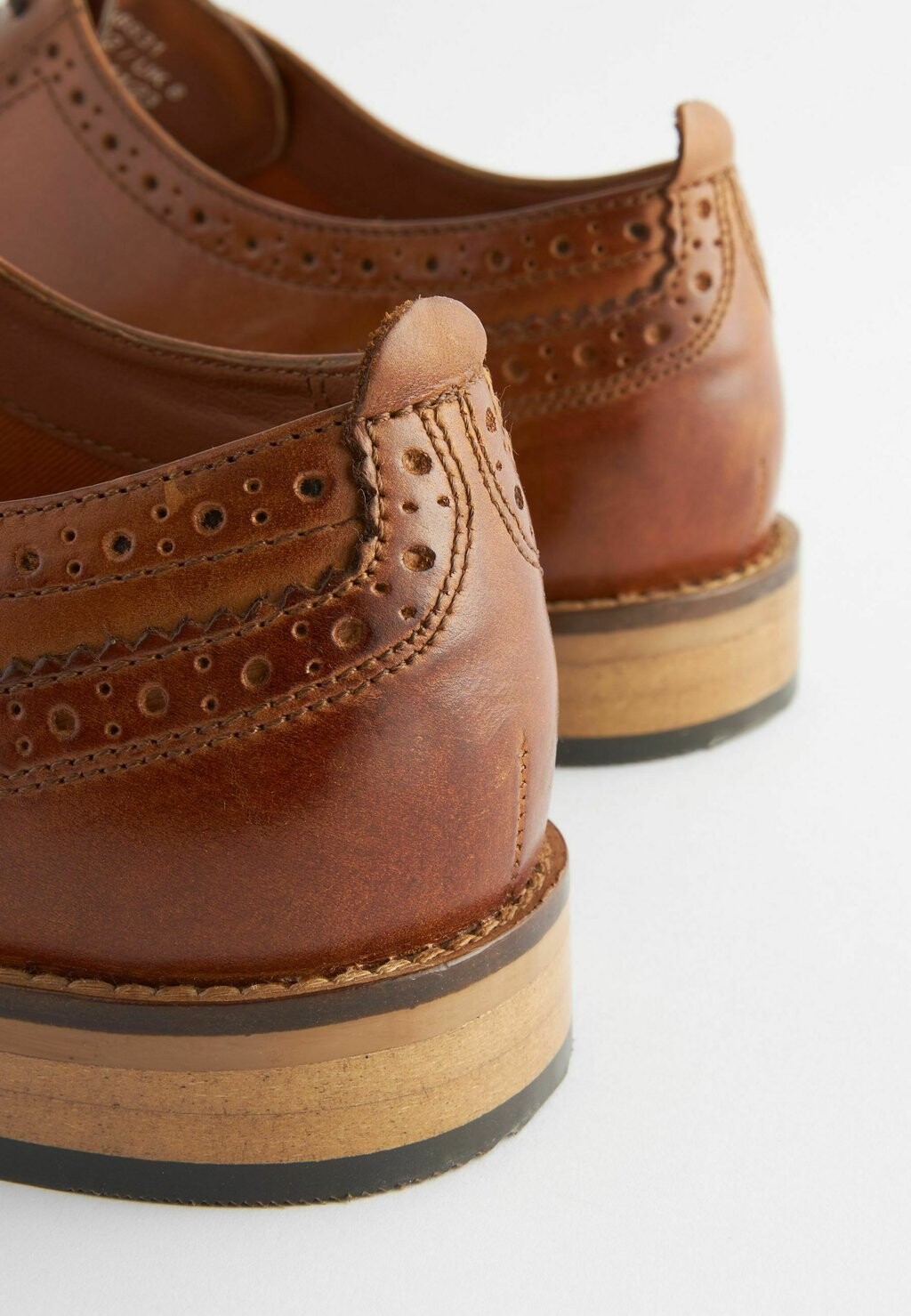 Деловые туфли на шнуровке CONTRAST BROGUE Next, цвет tan brown — фото 3