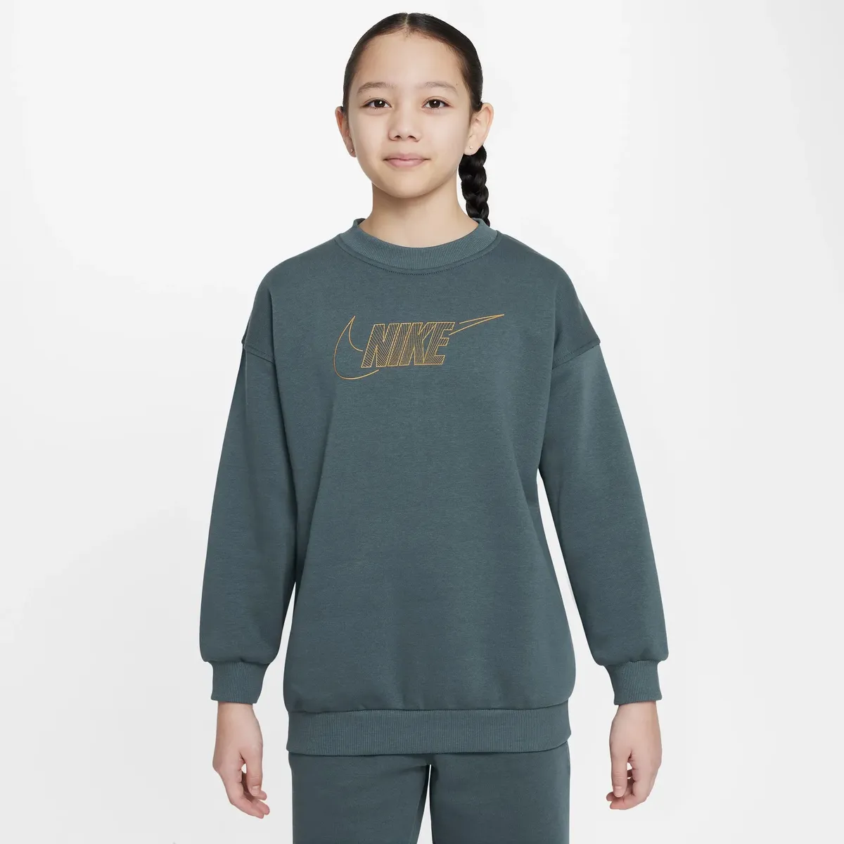 

Толстовка Nike Sportswear "CLUB FLEECE BIG KIDS (GIRLS') TOP CREWNECK TOP", цвет Deep Jungle/Metallic Gold